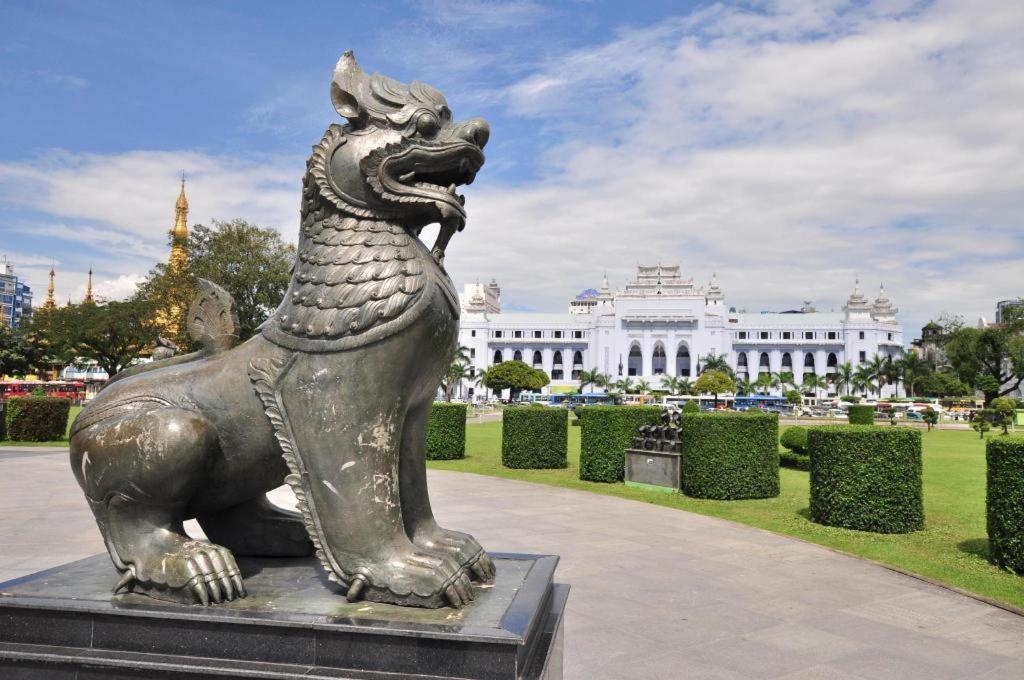 Sanctuary Hotel Rangun Zewnętrze zdjęcie